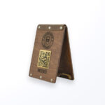 ستاند رقمي خشب شكل V